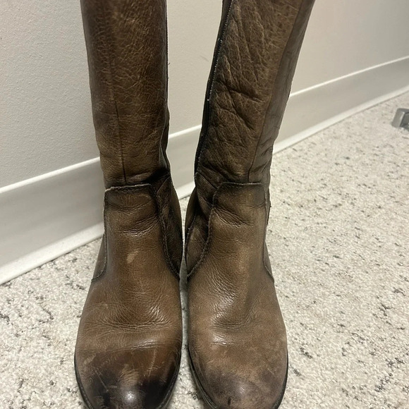 Earth leather calls taupe boots size 8 excellent condition - Picture 3 of 14